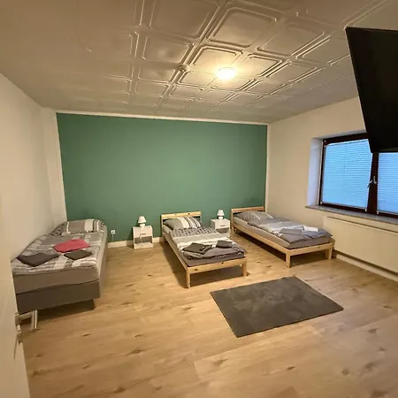 Geraeumige 2-zimmer-wohnung 아파트 Plaidt
