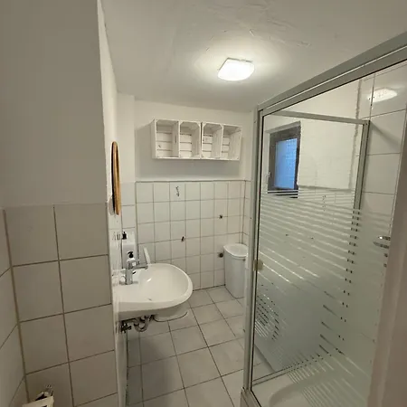 아파트 Geraeumige 2-zimmer-wohnung